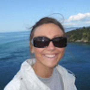 Meet your Posher, Caitlin